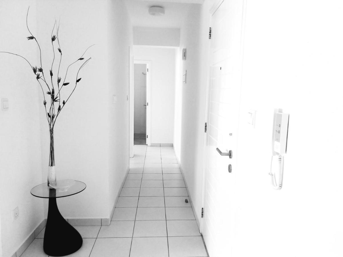 Apartment In The Sun *
